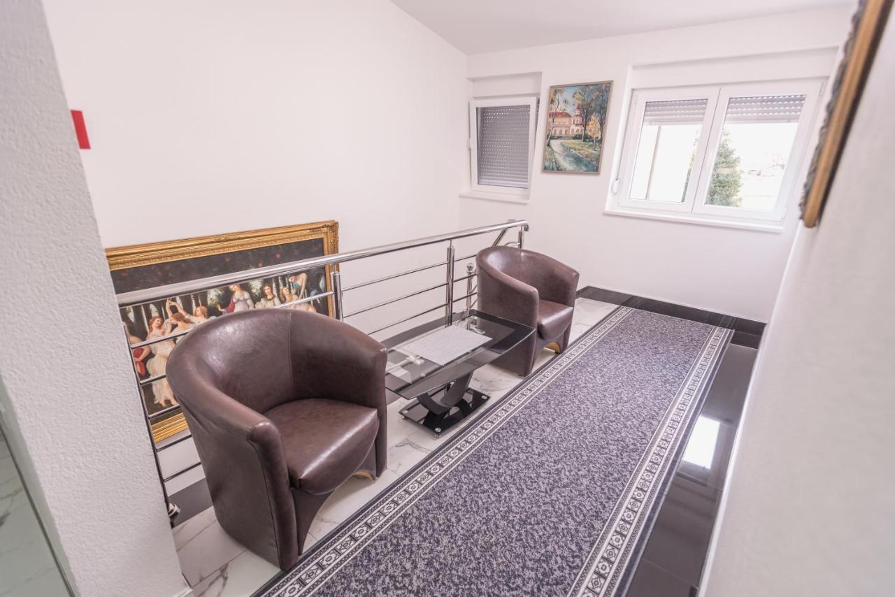 Vila Safir Loznica Buitenkant foto