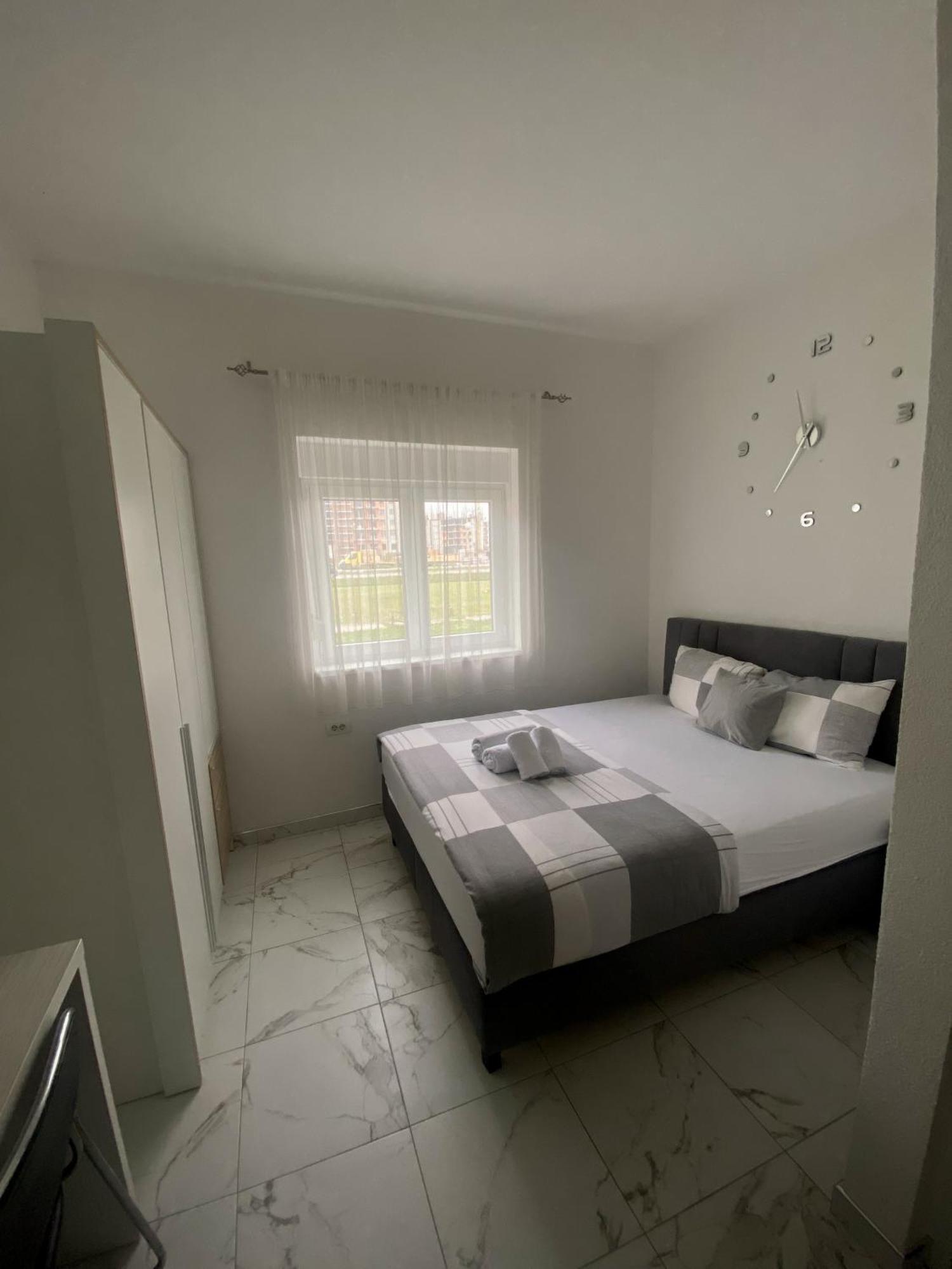 Vila Safir Loznica Buitenkant foto
