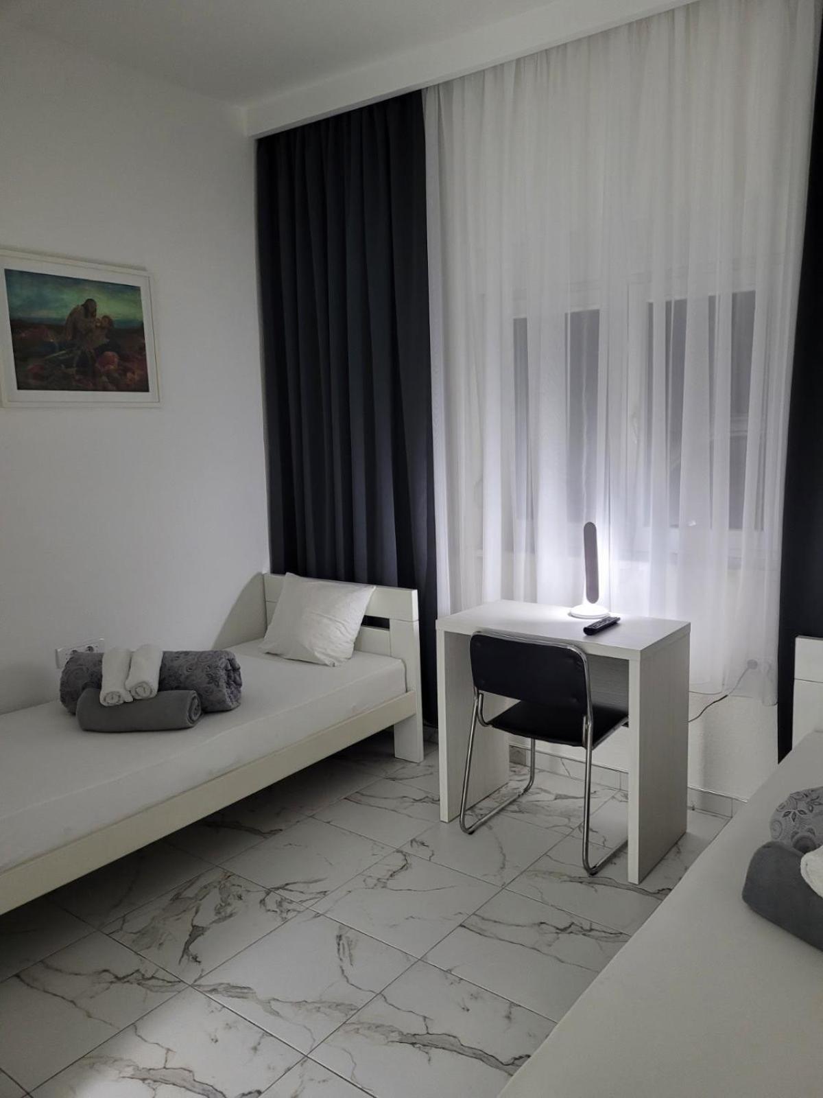 Vila Safir Loznica Buitenkant foto
