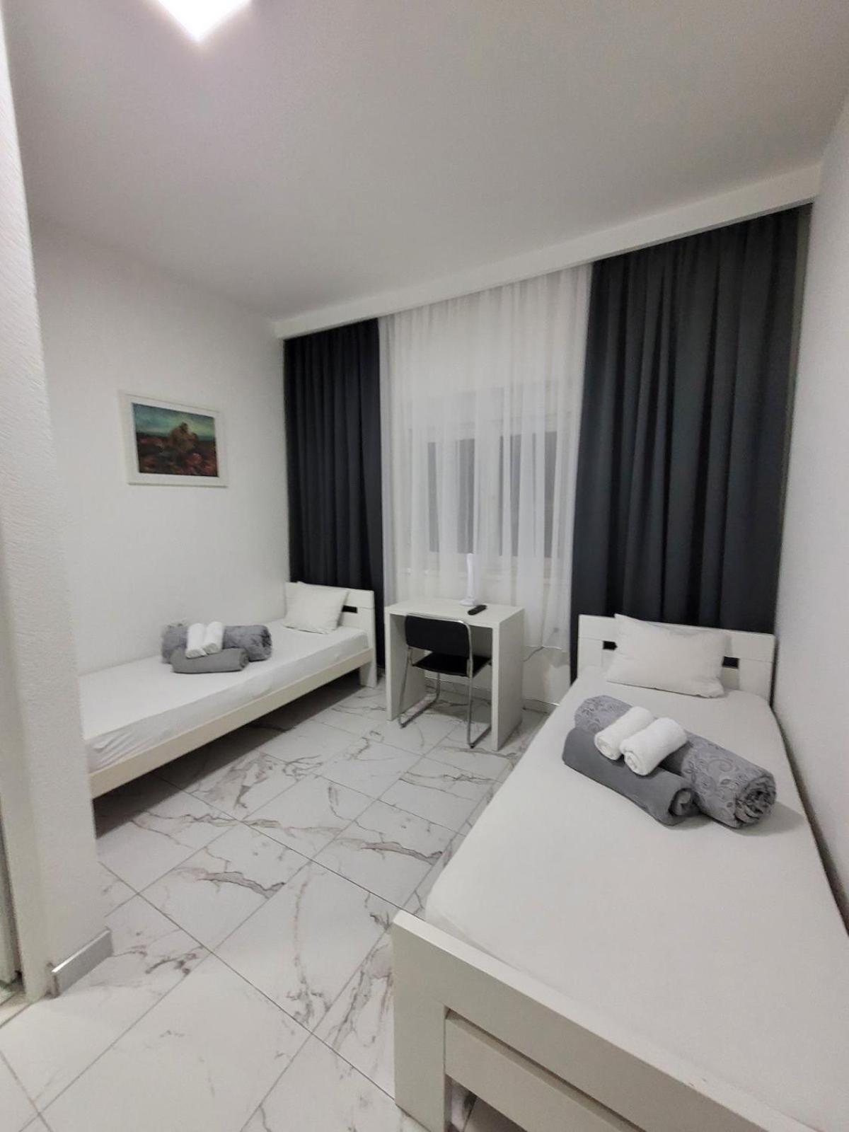 Vila Safir Loznica Buitenkant foto